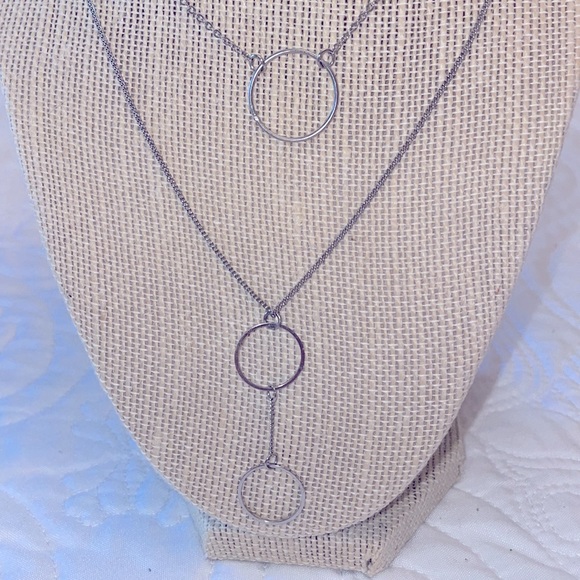 Beautiful Necklaces (2) for the layered effect! Silver tone. - Picture 2 of 4